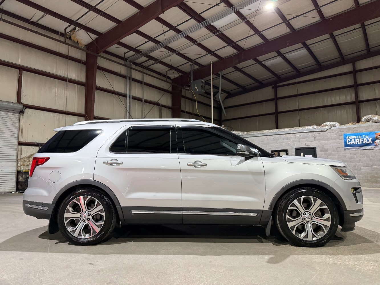 Used 2019 Ford Explorer Platinum AWD/4WD image 4