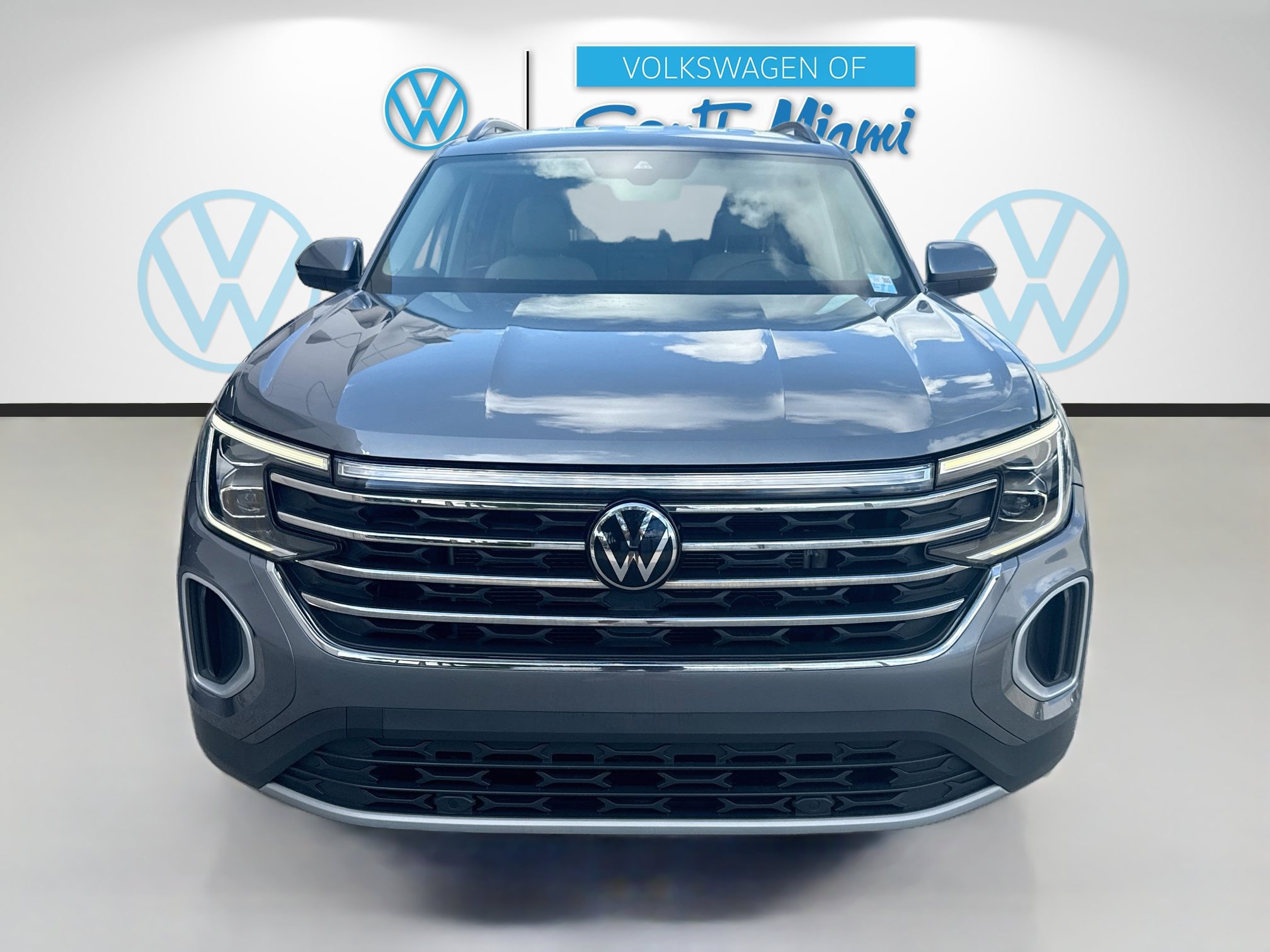 Used 2024 Volkswagen Atlas SE FWD image 2