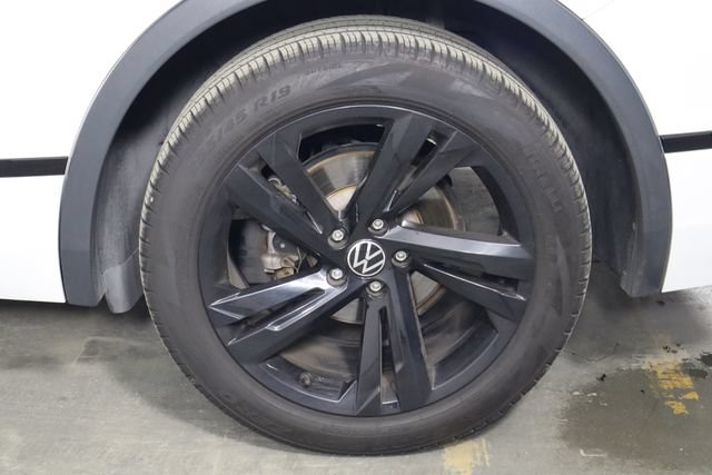 Used 2023 Volkswagen Tiguan SE R-Line FWD image 36