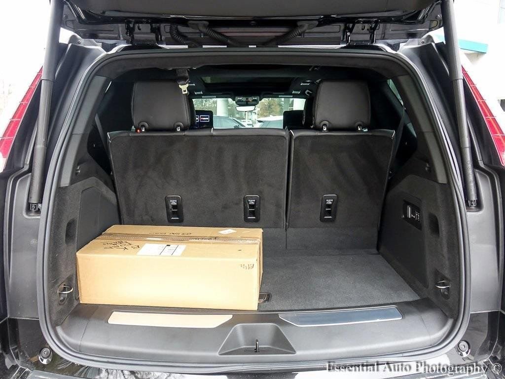 Used 2024 Cadillac Escalade V w/ LPO, ONYX Package image 25