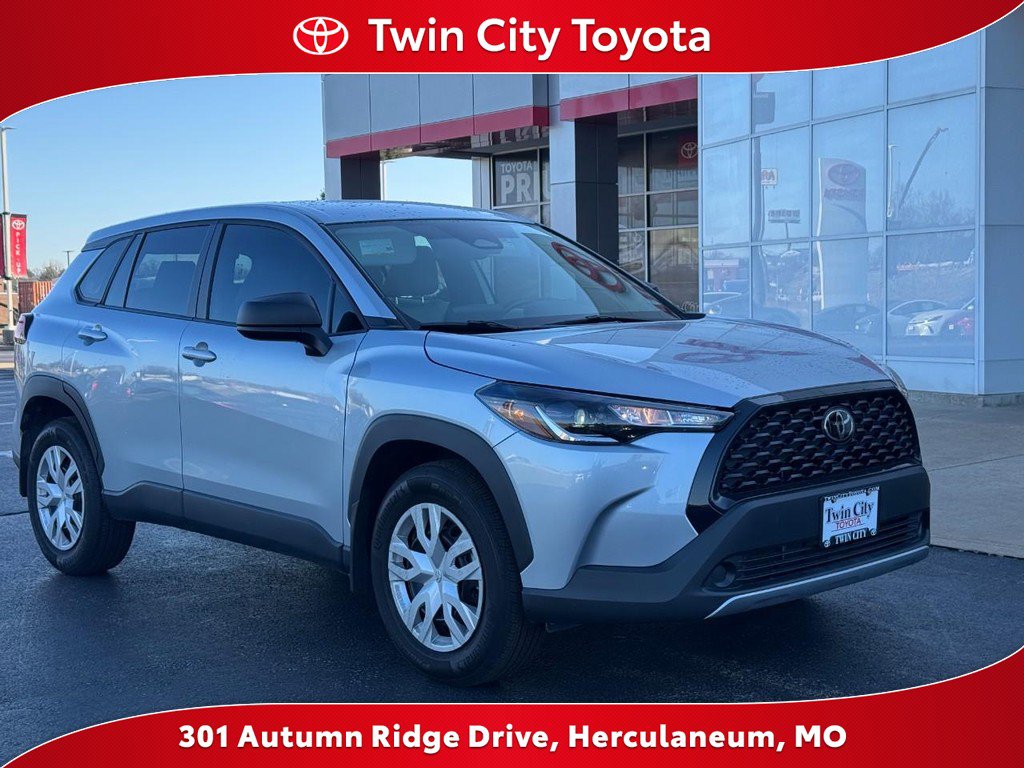 Certified 2025 Toyota Corolla Cross L image 1