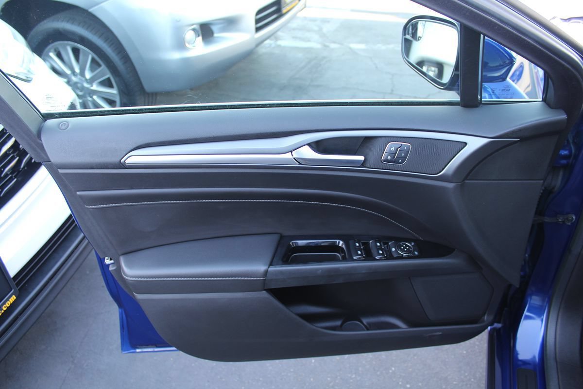 Used 2016 Ford Fusion Energi Titanium FWD image 20