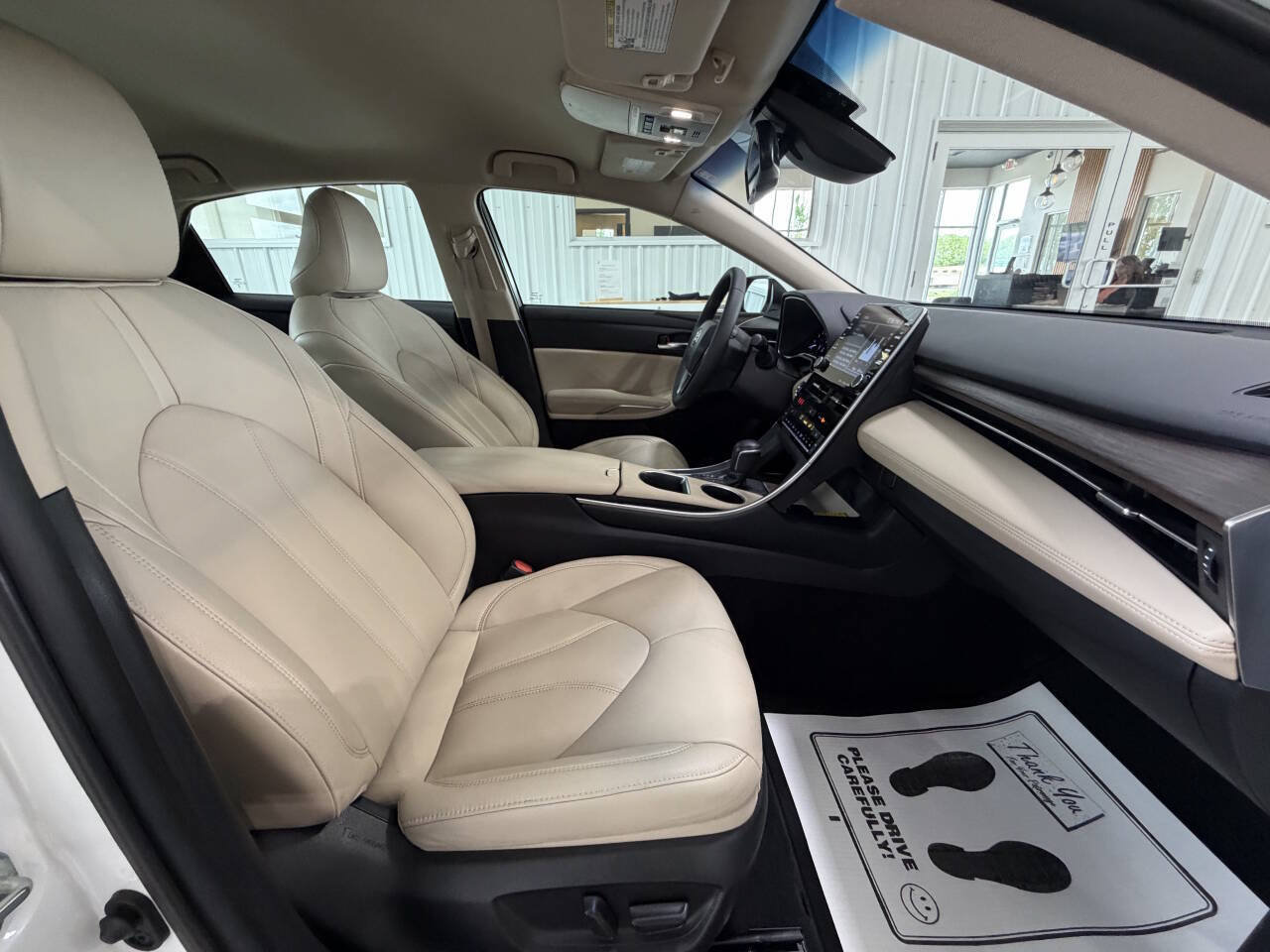 Used 2021 Toyota Avalon XLE FWD image 32