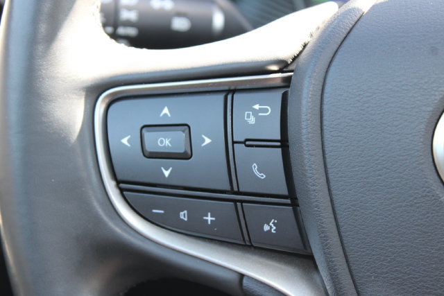 Certified 2024 Lexus UX 250h FWD image 18