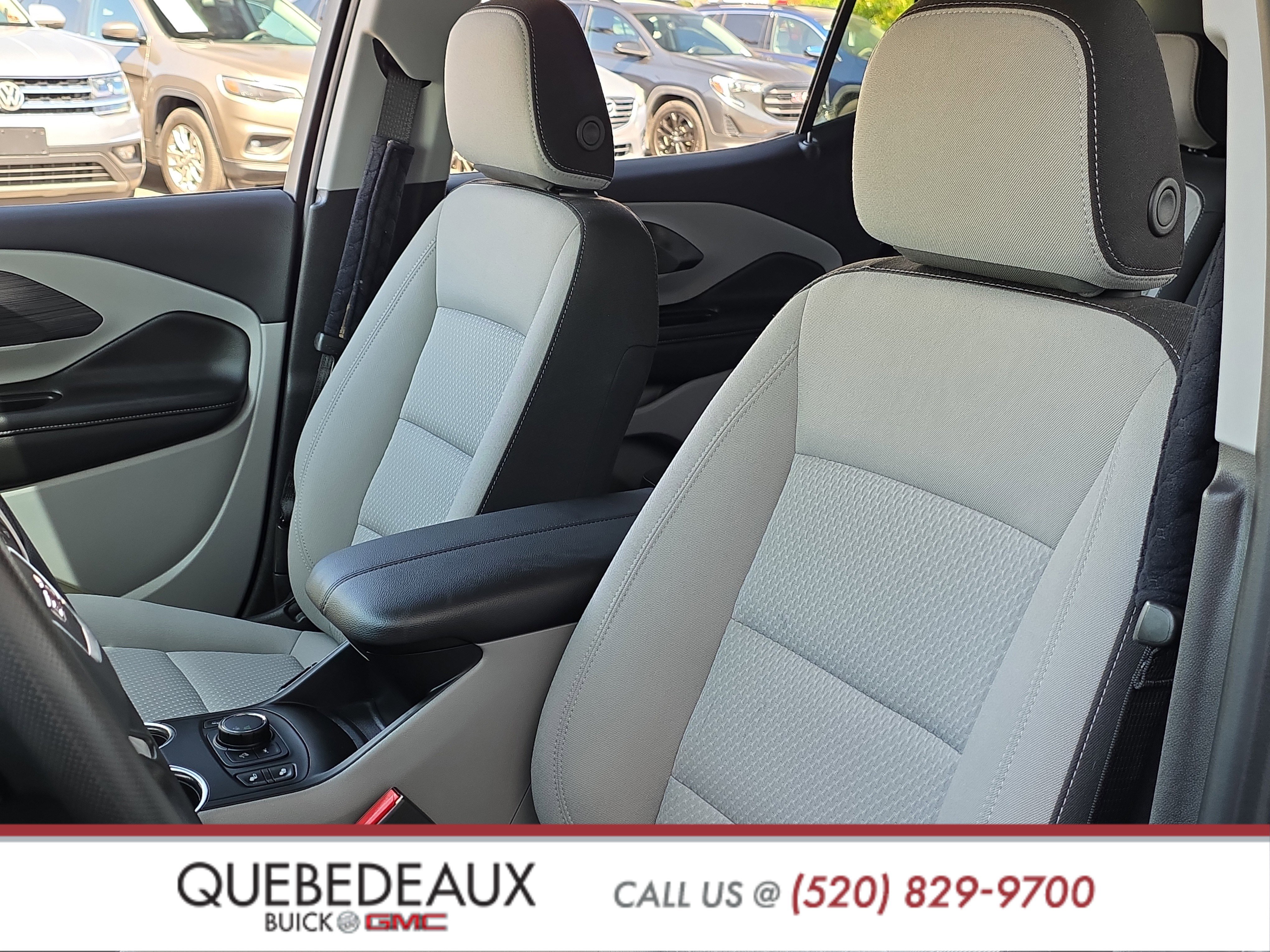 Used 2024 GMC Terrain SLE w/ Driver Convenience Package image 14