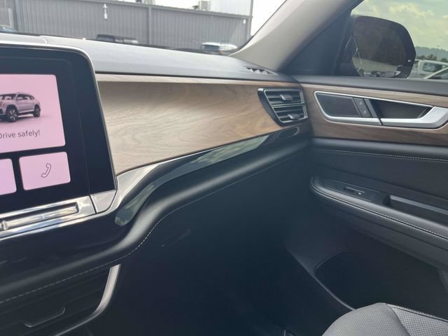 Used 2024 Volkswagen Atlas SE FWD image 34