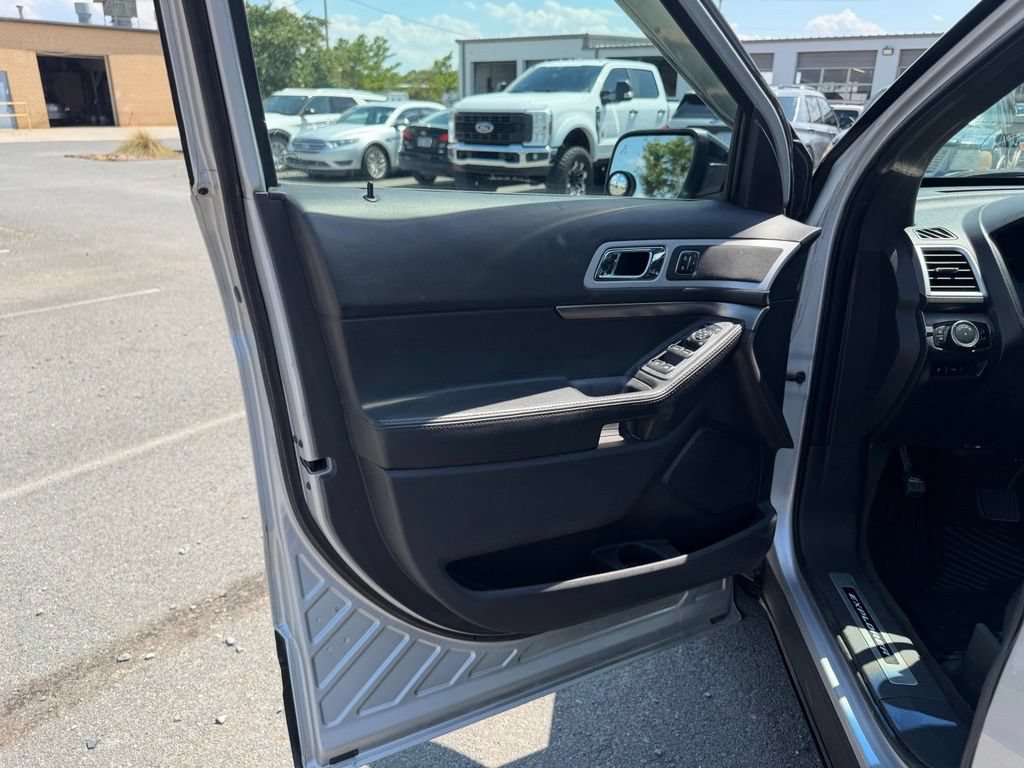 Used 2015 Ford Explorer Sport w/ Equipment Group 401A AWD/4WD image 13