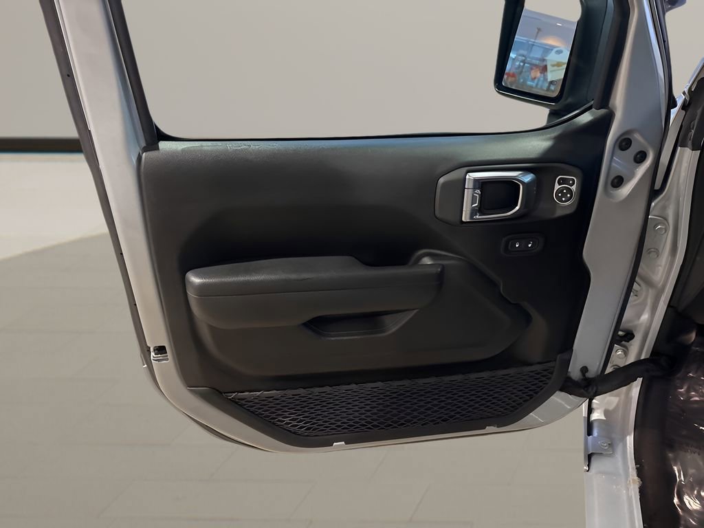 Used 2023 Jeep Wrangler Sport image 6