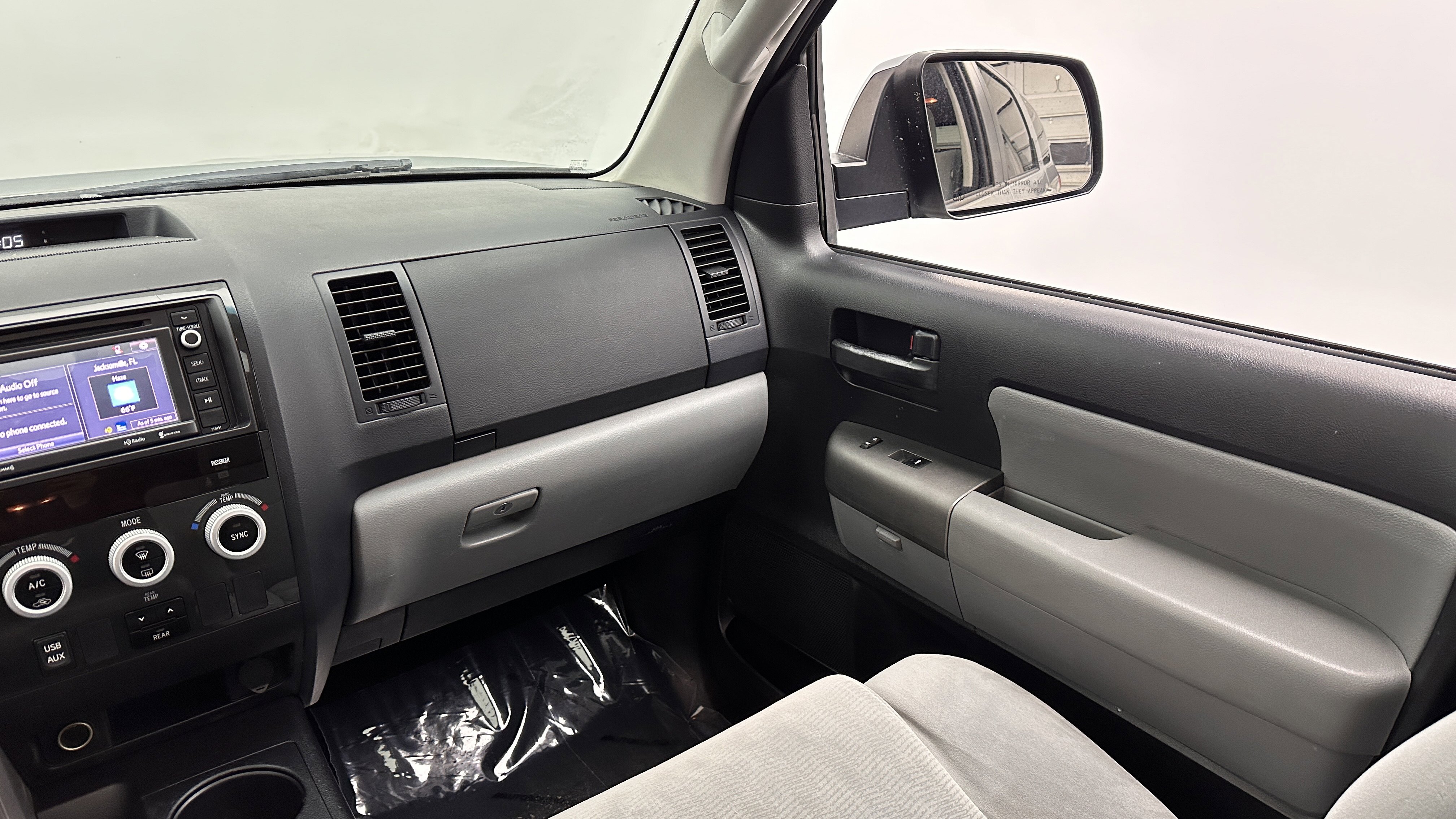 Used 2016 Toyota Sequoia SR5 image 28