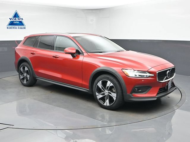 Used 2024 Volvo V60 B5 Cross Country Plus w/ Climate Package AWD/4WD image 1