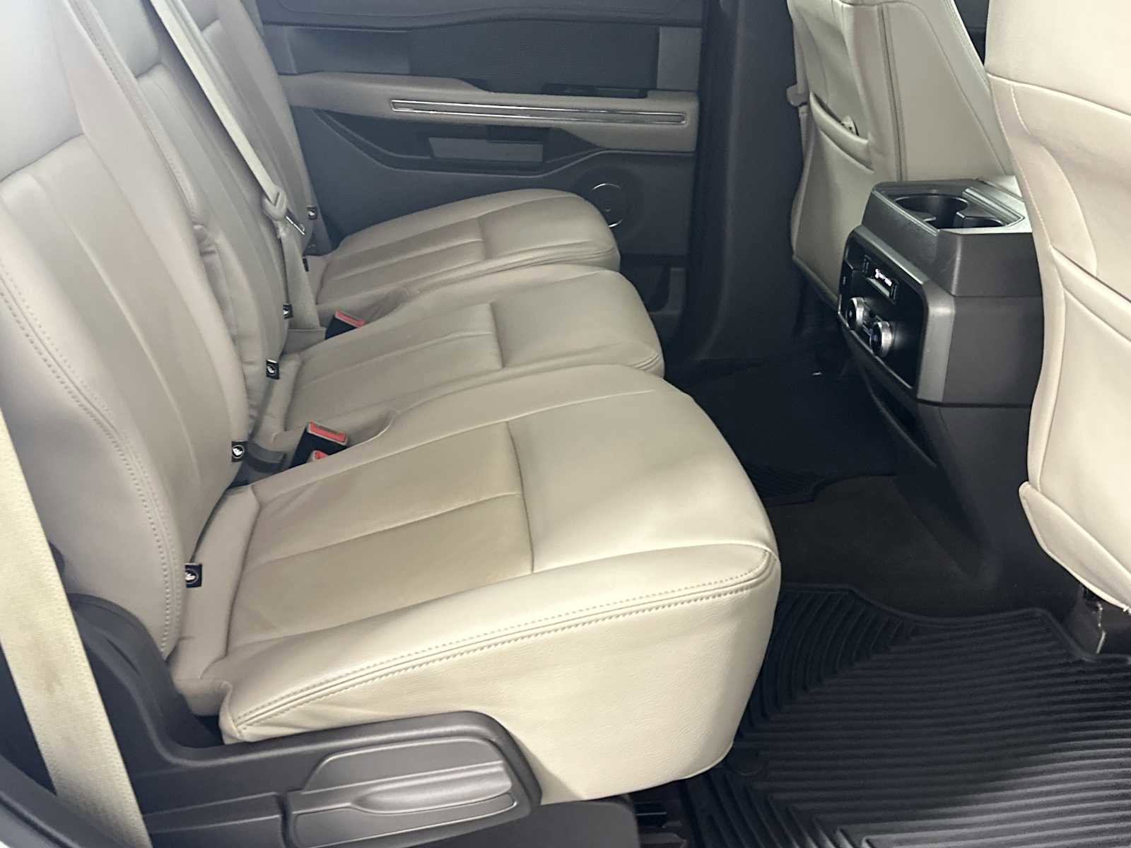 Certified 2020 Ford Expedition XLT image 17