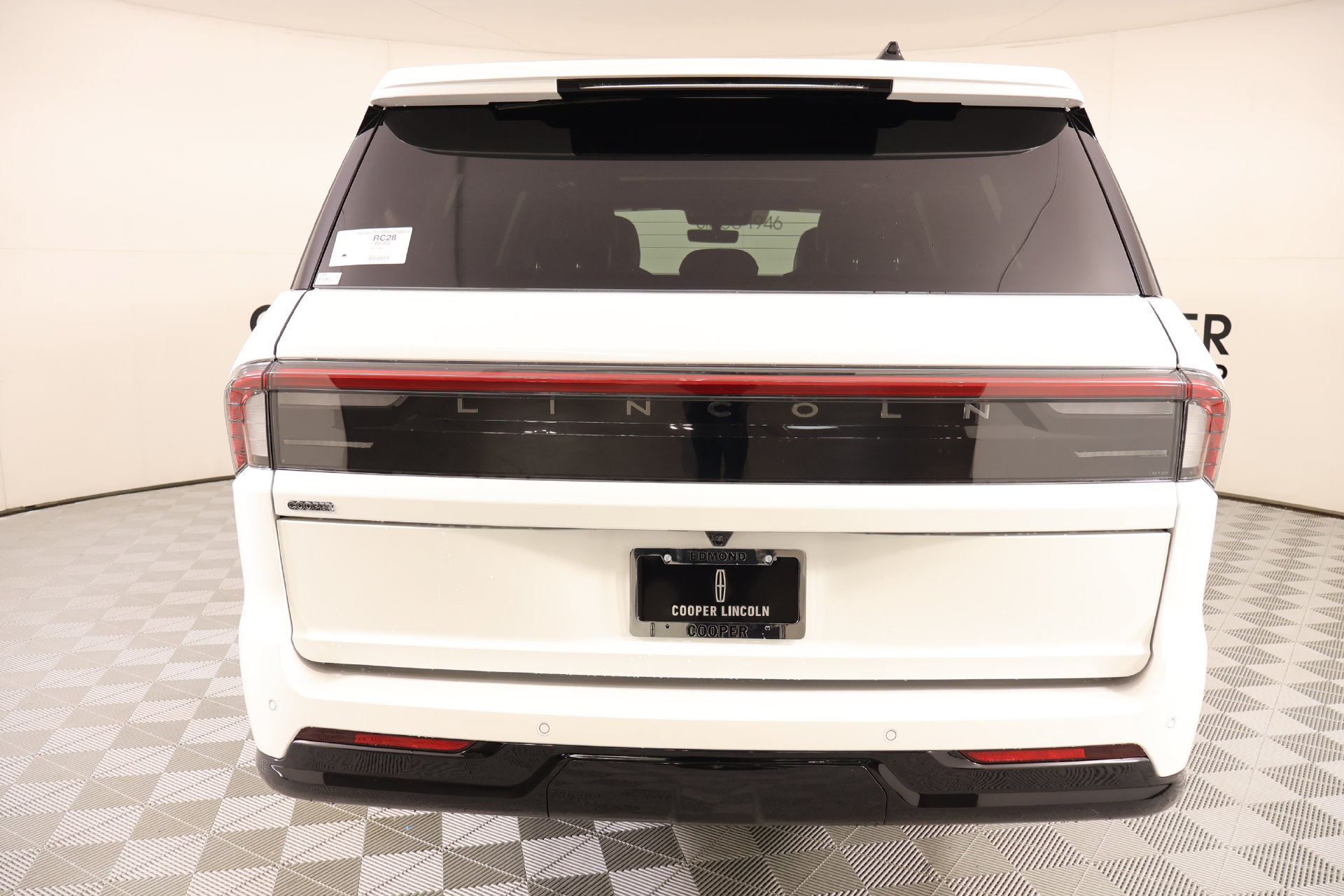 New 2027 Lincoln Navigator L Reserve w/ Jet Appearance Package AWD/4WD image 24