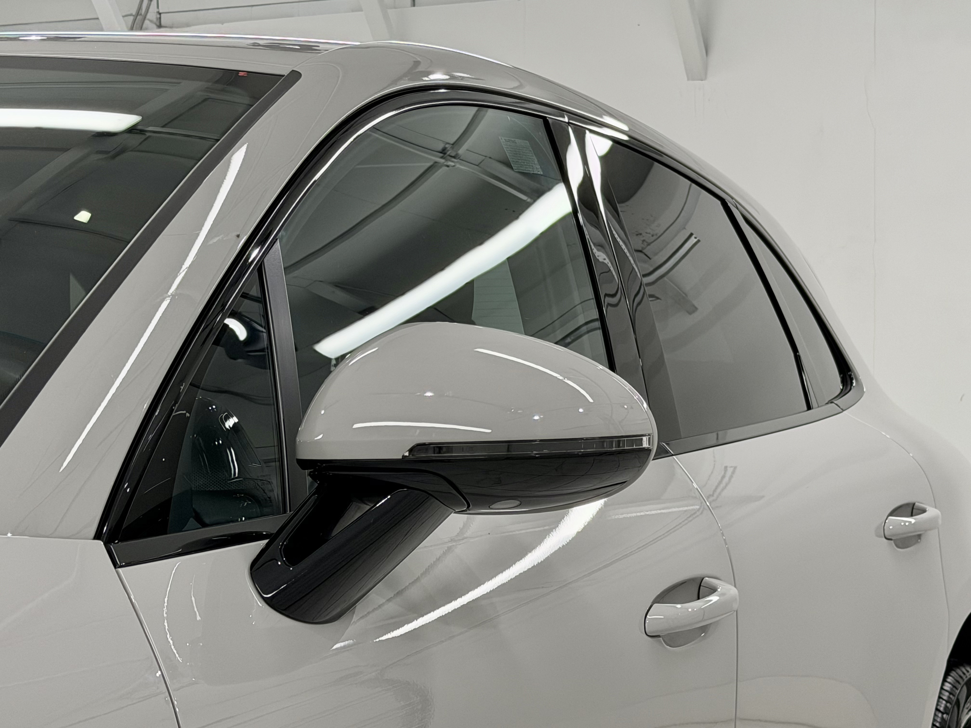 Certified 2023 Porsche Macan S AWD/4WD image 19