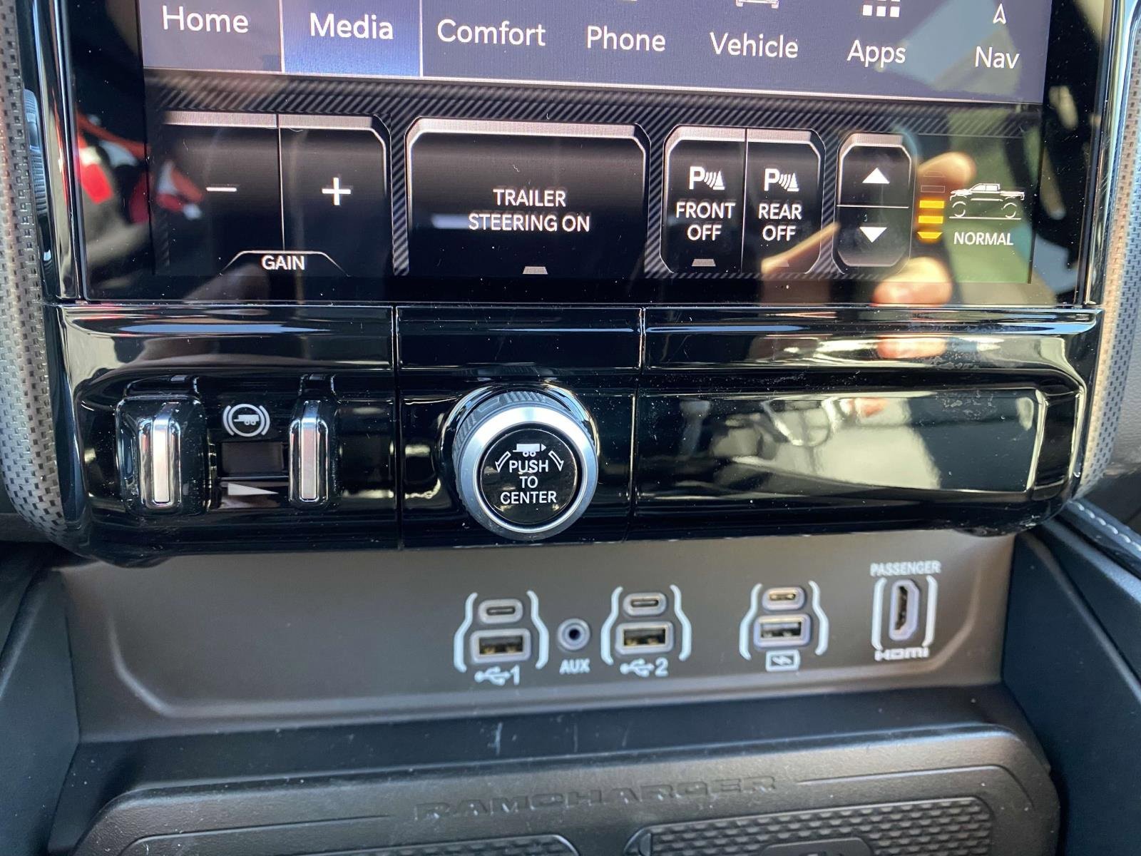 New 2025 RAM 1500 Limited image 30