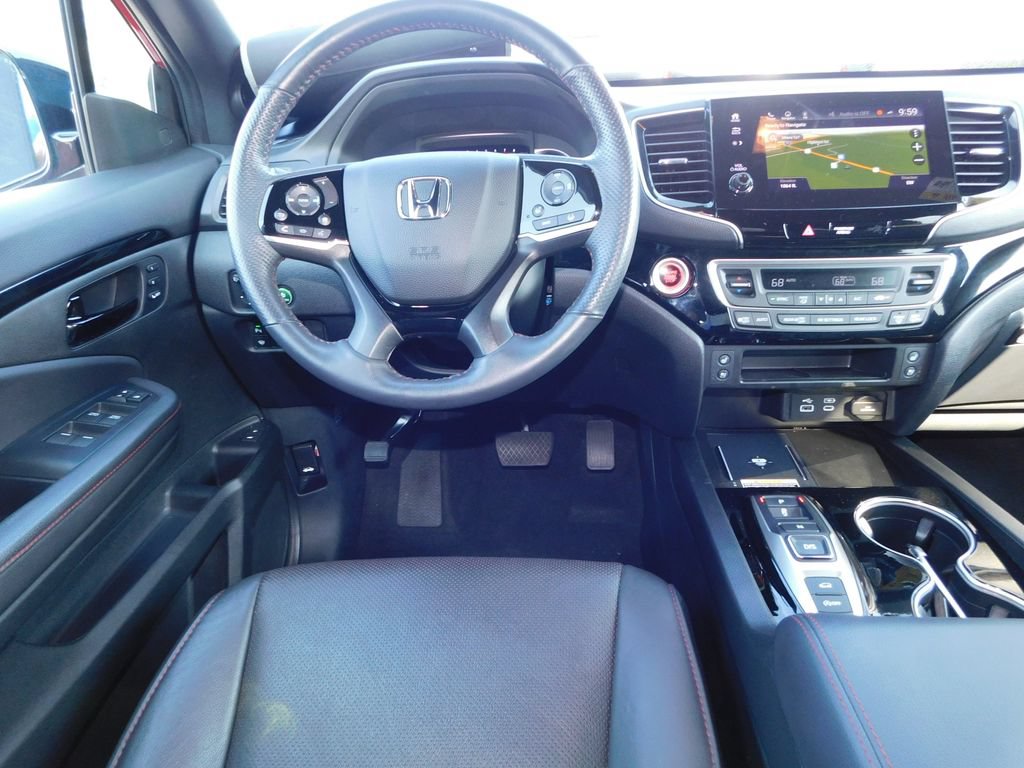 Used 2025 Honda Passport Black Edition image 17