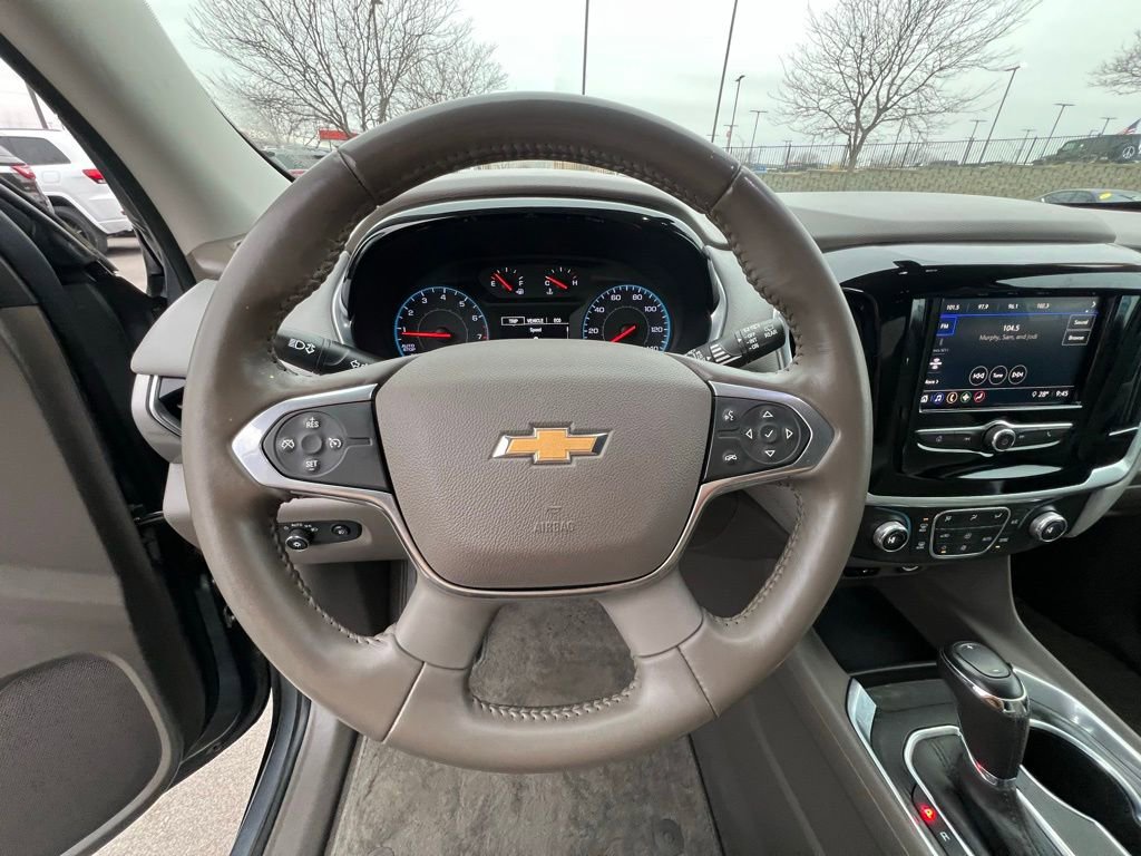 Used 2020 Chevrolet Traverse LT image 38