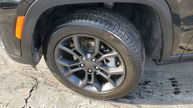 Certified 2025 Jeep Grand Cherokee Limited image 4