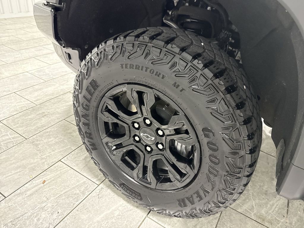 Used 2024 Chevrolet Silverado 1500 ZR2 w/ Technology Package image 34