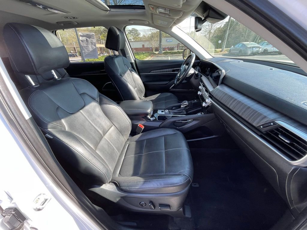 Used 2023 Kia Telluride EX w/ EX Captain's Chair Package image 32
