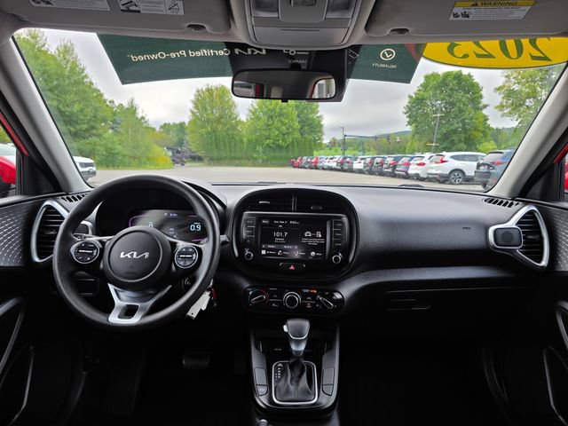 Certified 2023 Kia Soul LX FWD image 18
