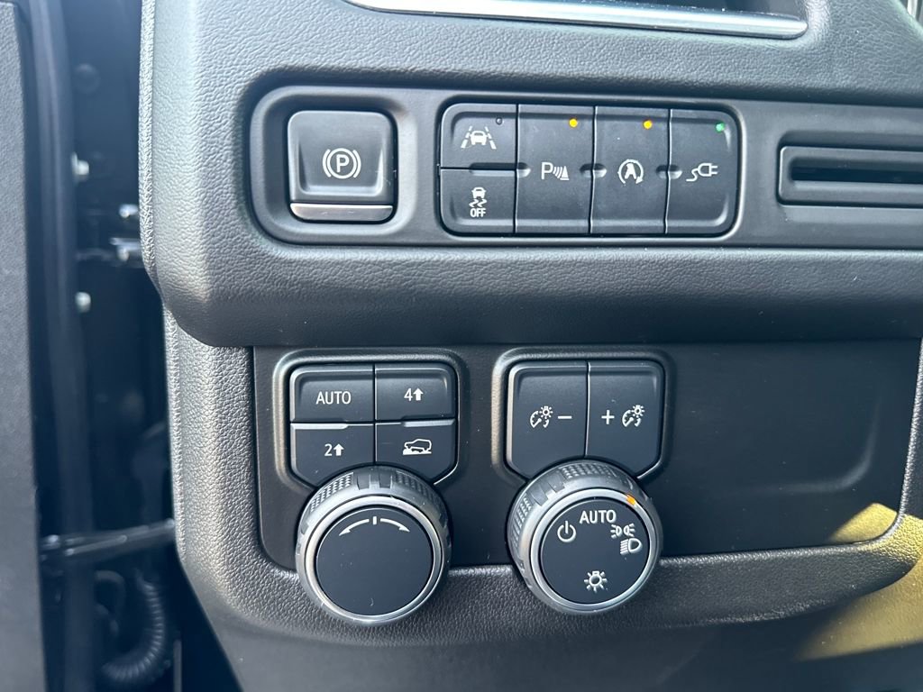 Used 2021 Chevrolet Tahoe RST w/ Luxury Package image 31