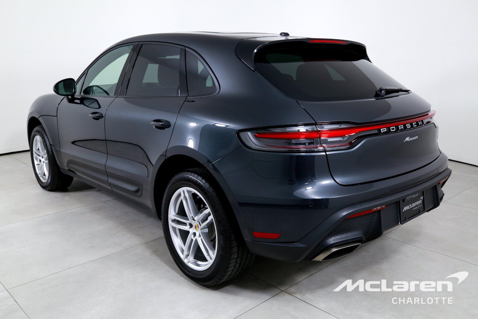 Used 2024 Porsche Macan AWD/4WD image 6