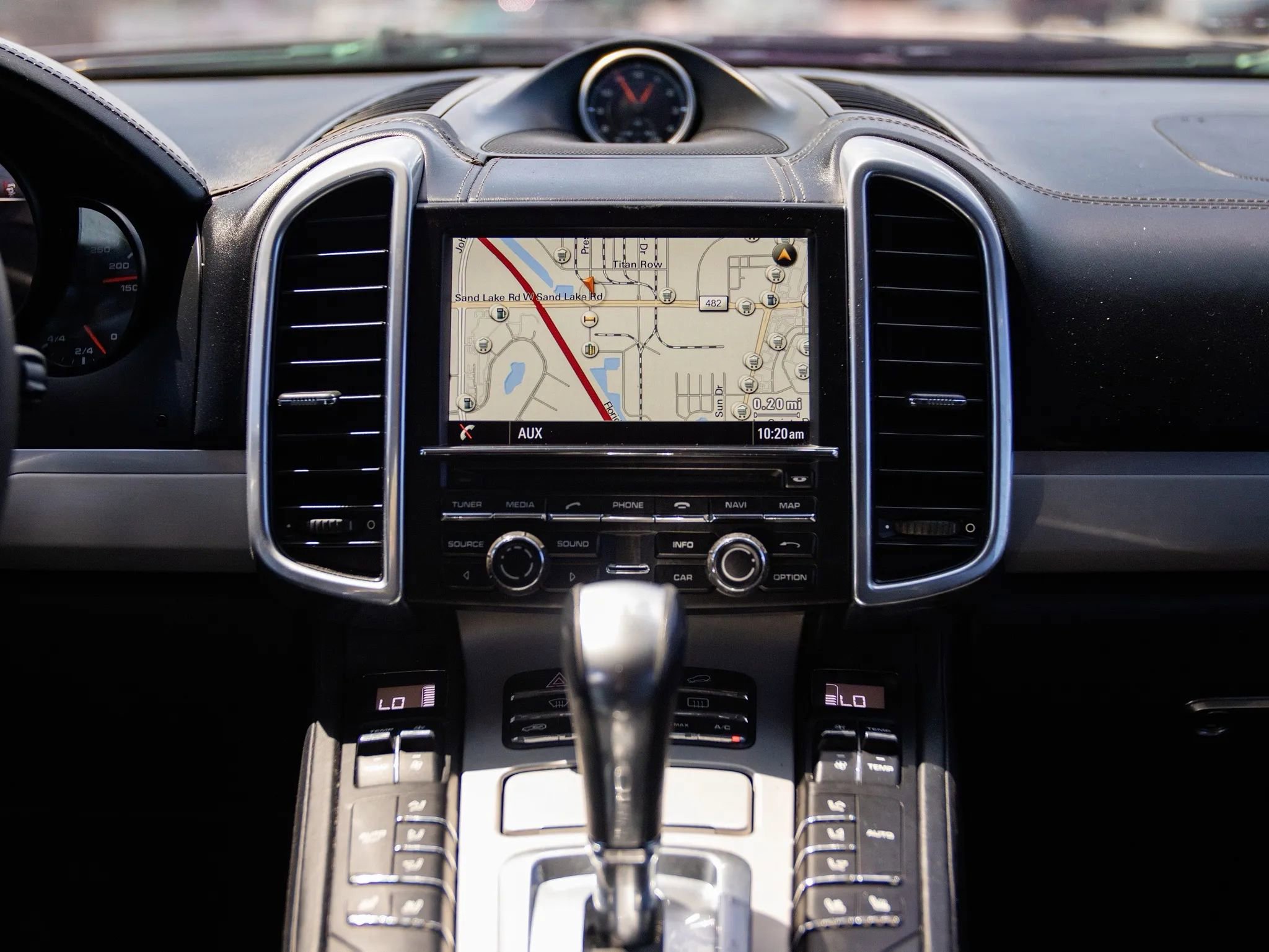 Used 2015 Porsche Cayenne Turbo AWD/4WD image 37