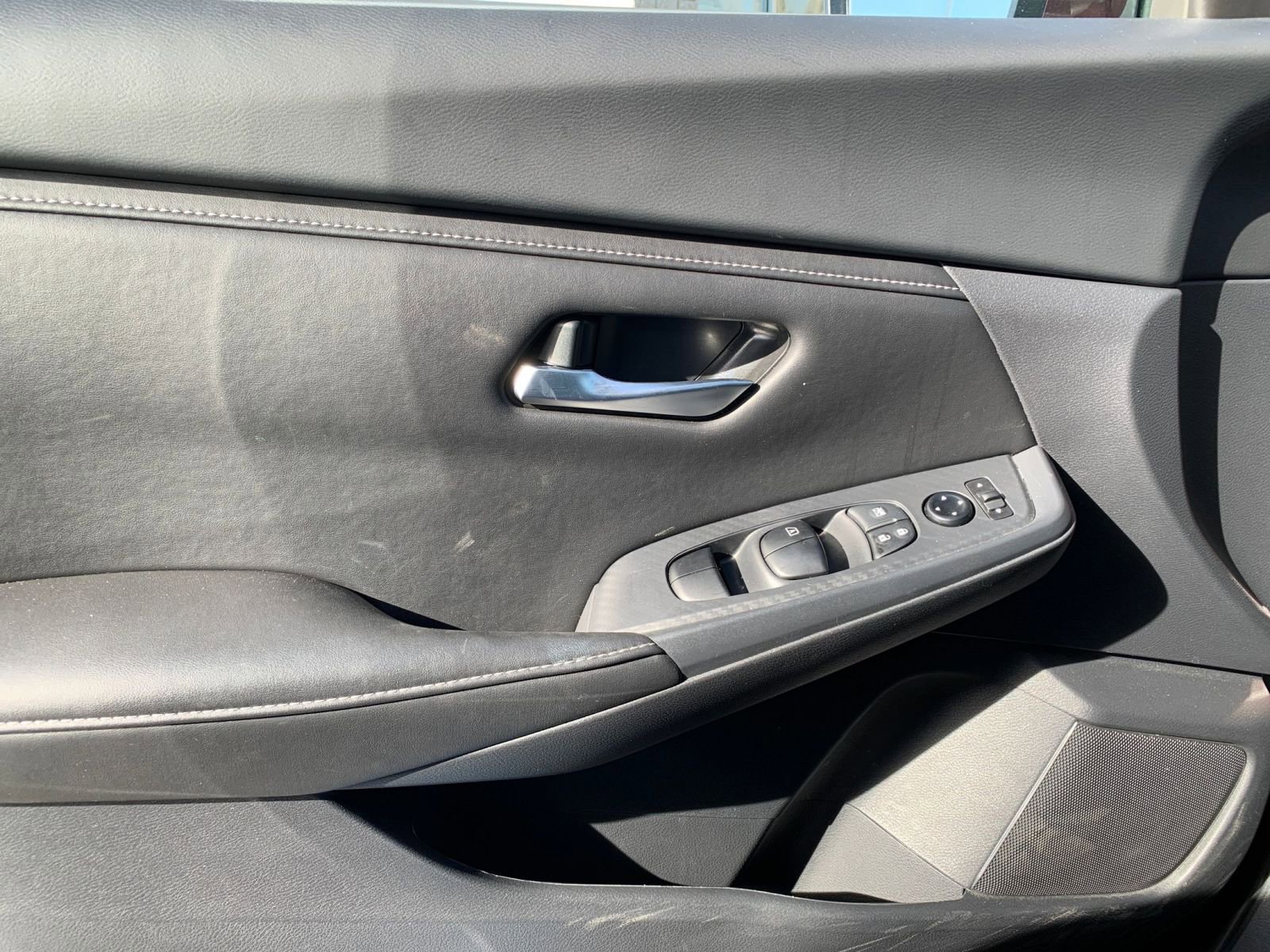 Used 2025 Nissan Sentra SV image 18