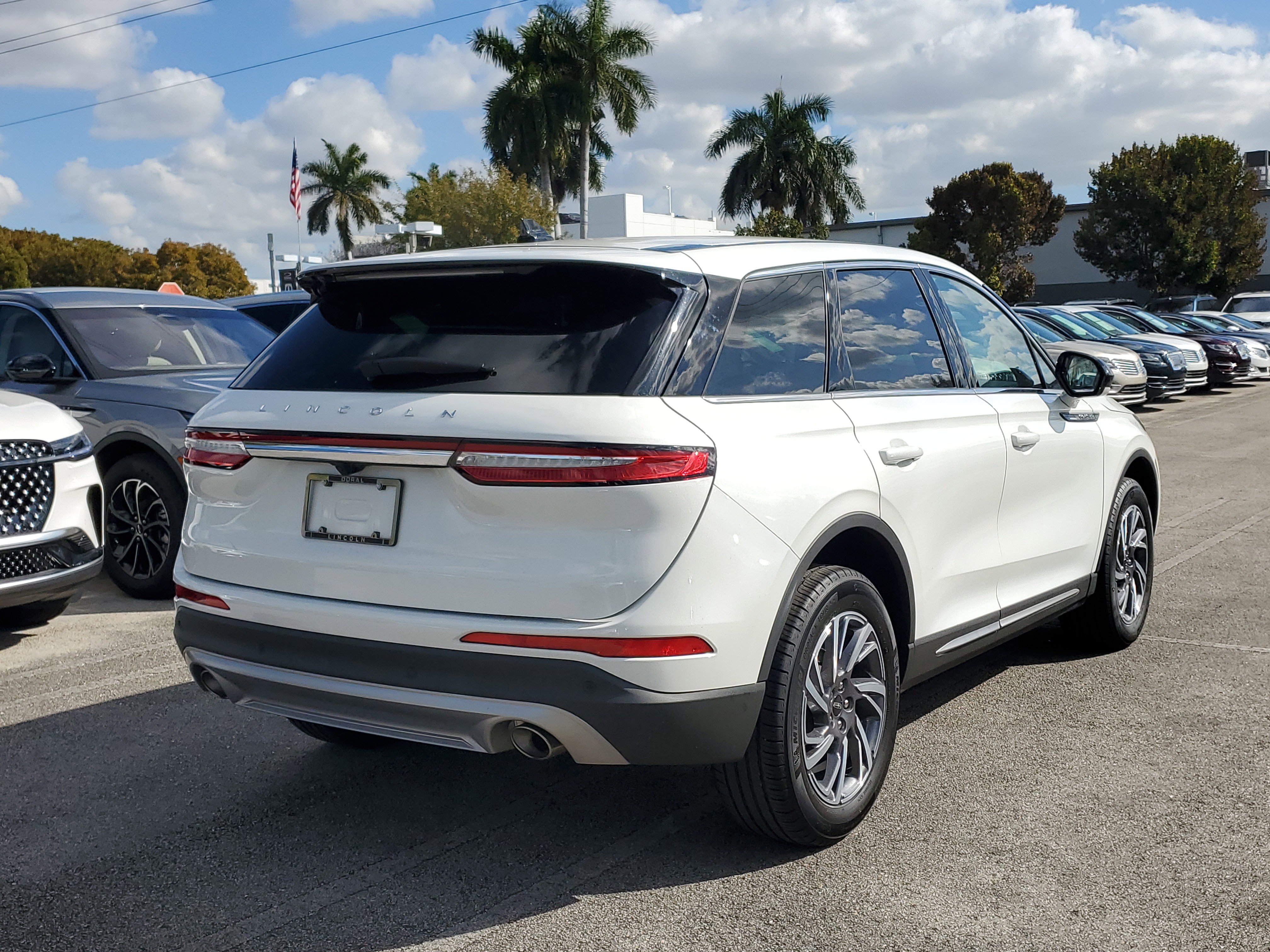 Certified 2023 Lincoln Corsair FWD image 6