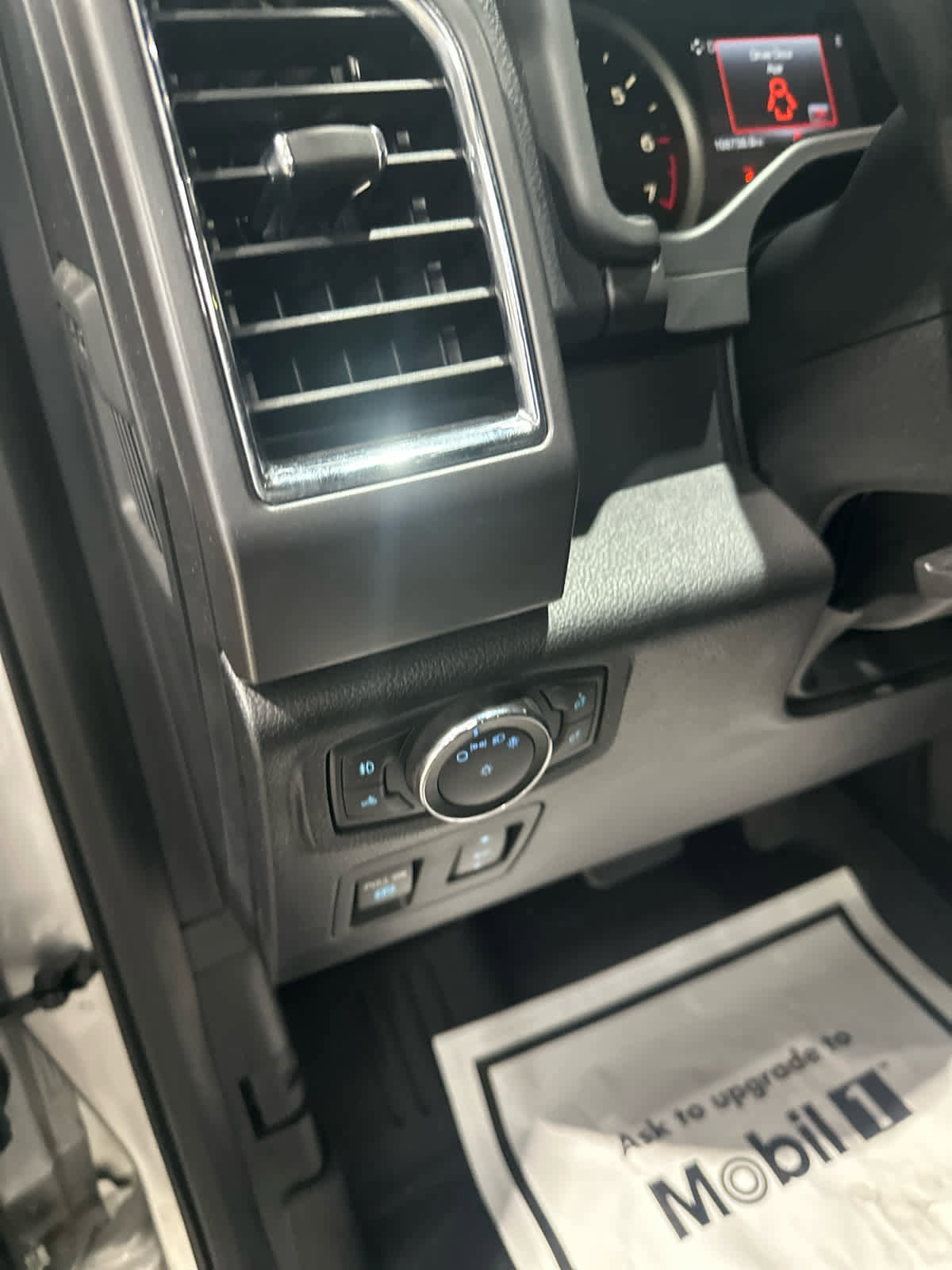 Used 2015 Ford F150 XLT w/ Equipment Group 302A Luxury RWD image 22