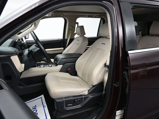 Used 2023 Ford Expedition Platinum image 11