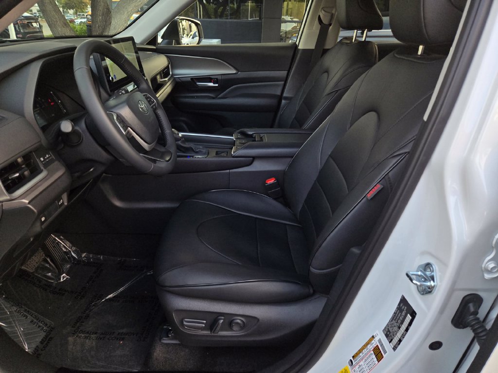 Used 2026 Toyota Grand Highlander AWD Hybrid image 18