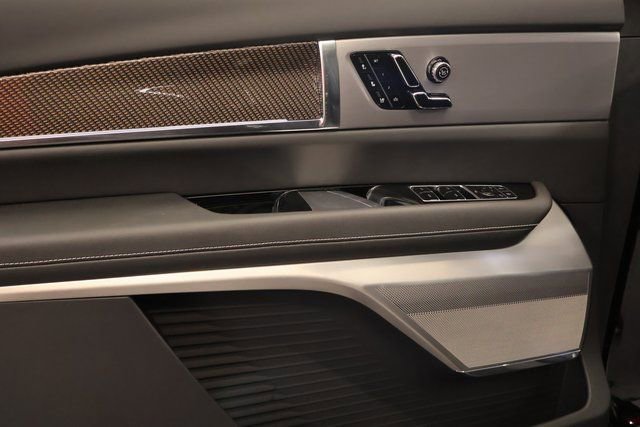 New 2026 Cadillac Vistiq Sport image 7