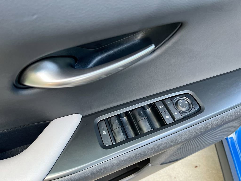 Certified 2025 Lexus UX 300h FWD w/ Accessory Package (Z2) image 11