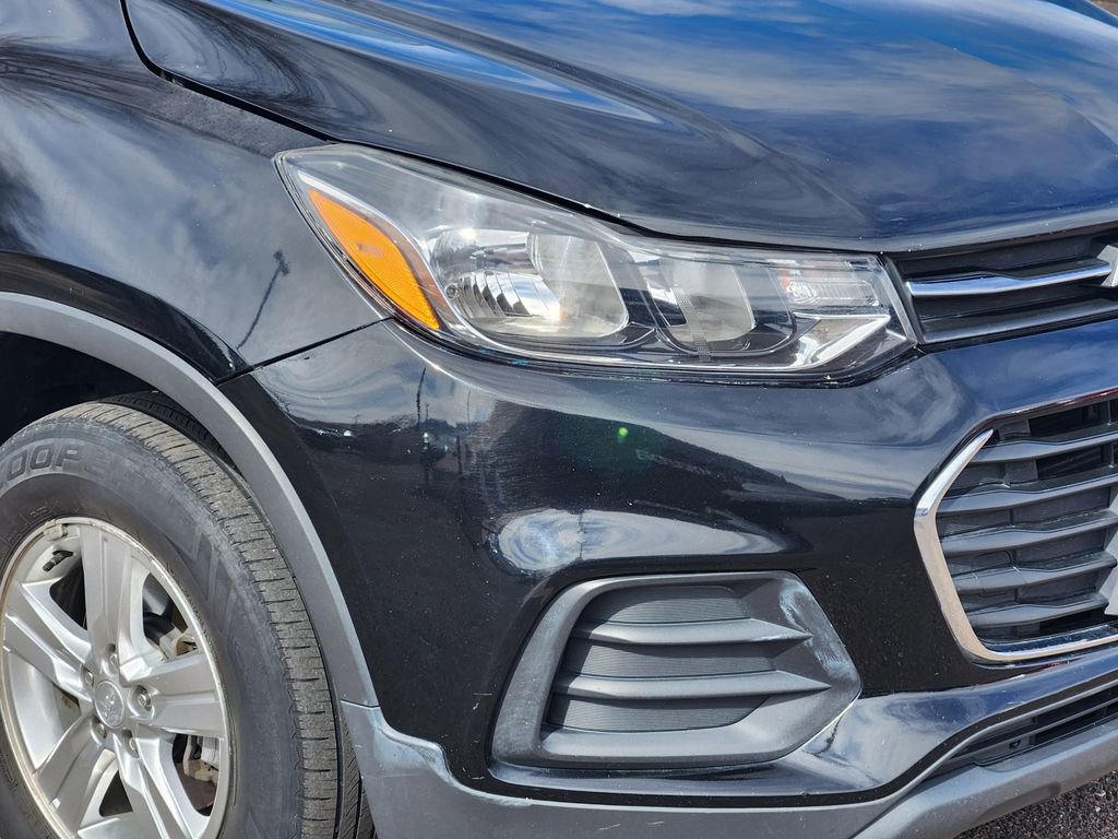 Used 2020 Chevrolet Trax LS AWD/4WD image 28