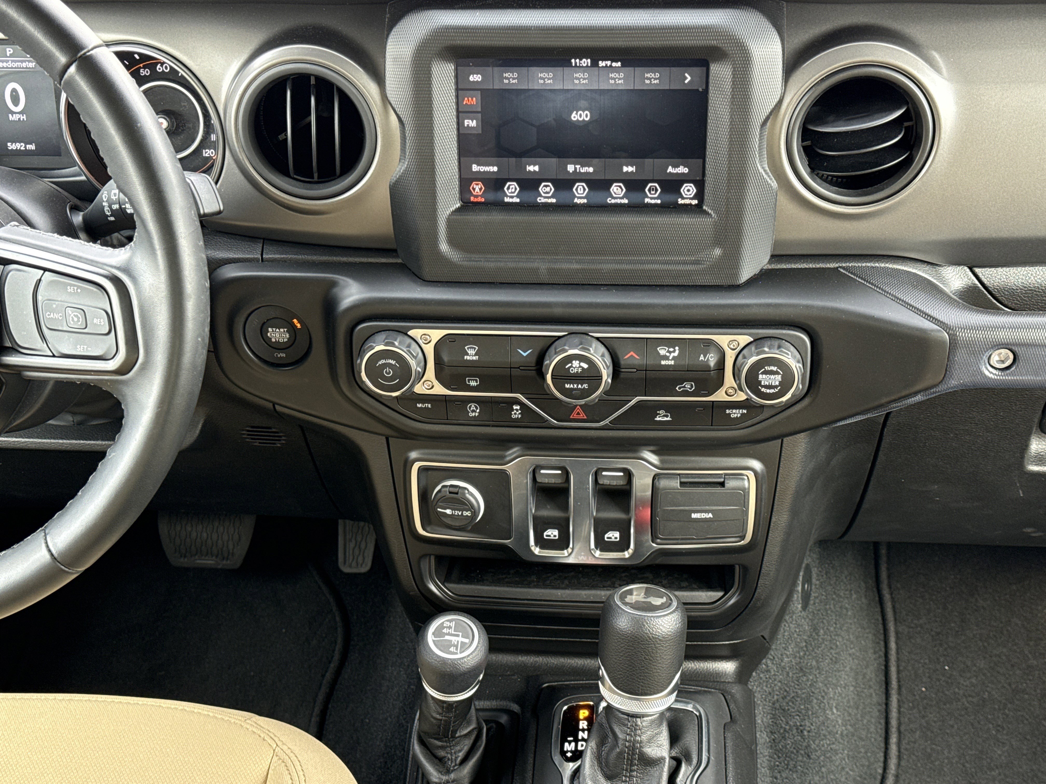 Used 2022 Jeep Wrangler Sport S image 39