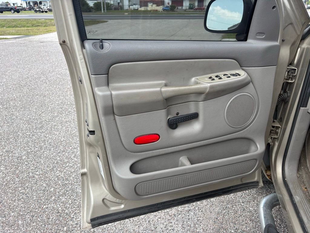 Used 2004 Dodge Ram 1500 Truck SLT image 11