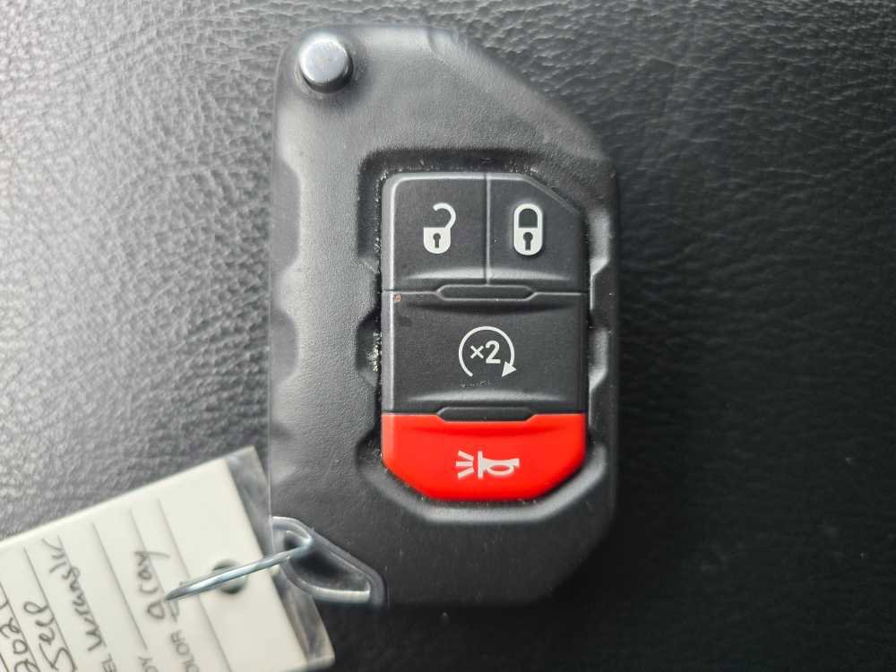 Used 2021 Jeep Wrangler Unlimited Rubicon w/ Uconnect 4C Nav & Sound Group image 21