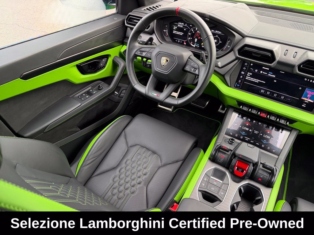 Used 2025 Lamborghini Urus SE AWD/4WD image 32