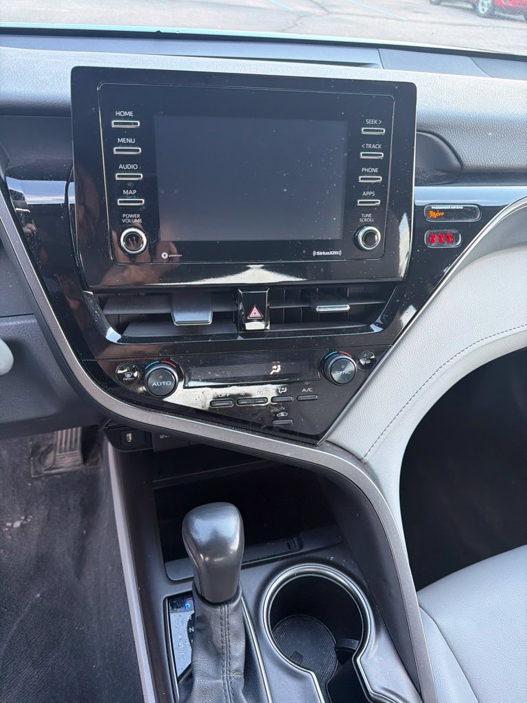 Used 2024 Toyota Camry SE FWD image 12