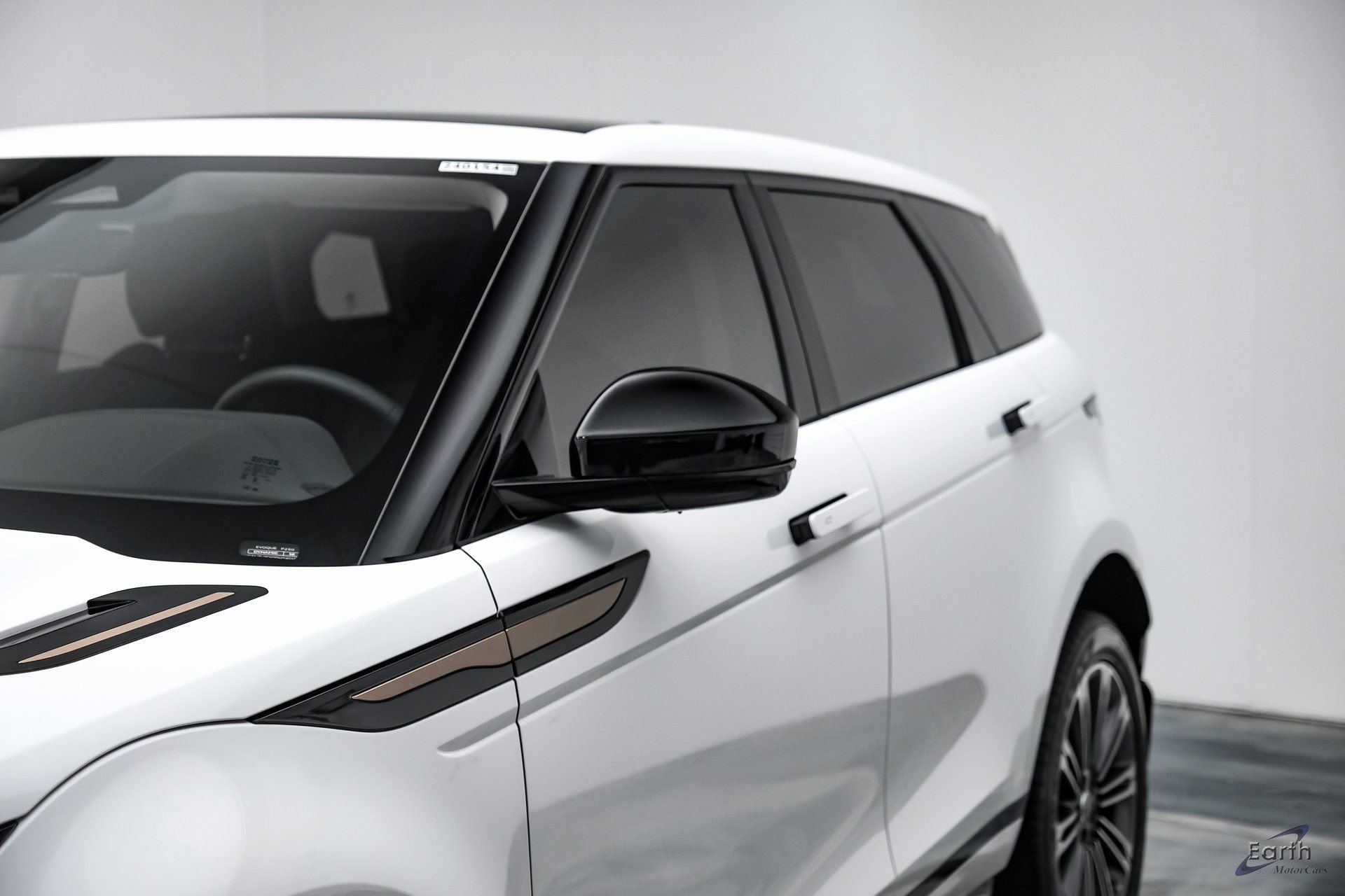 Used 2024 Land Rover Range Rover Evoque Dynamic SE image 26