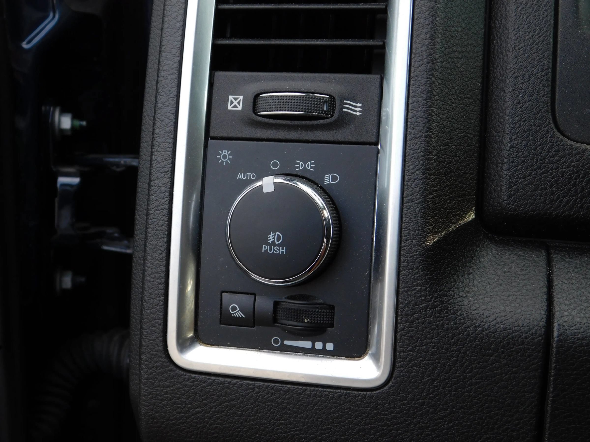 Used 2022 RAM 1500 Warlock w/ Electronics Group AWD/4WD image 21