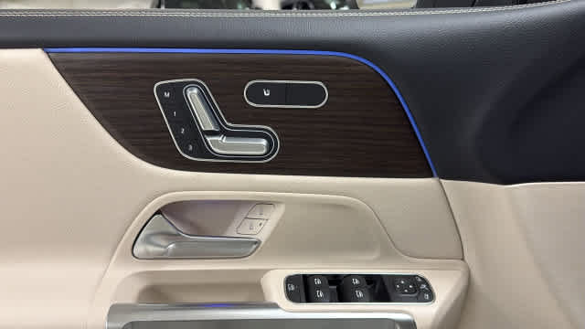 New 2026 Mercedes-Benz GLB 250 4MATIC image 16