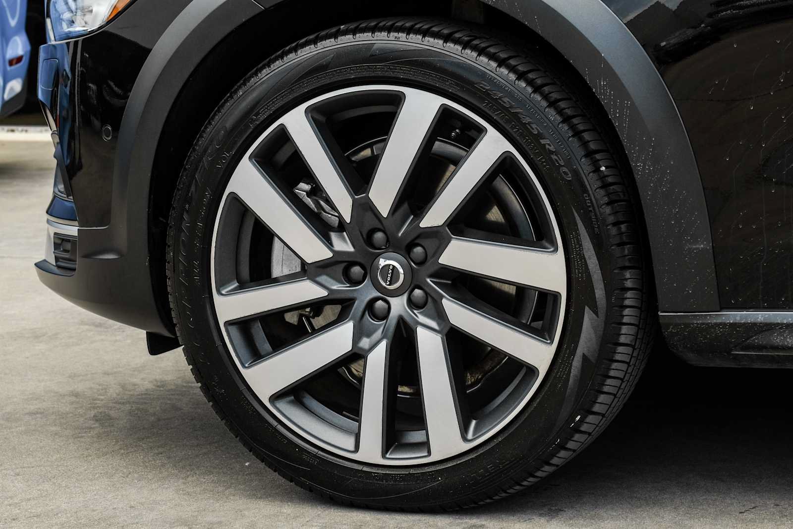 Used 2025 Volvo V90 B6 Cross Country Plus w/ Protection Package Premier AWD/4WD image 50