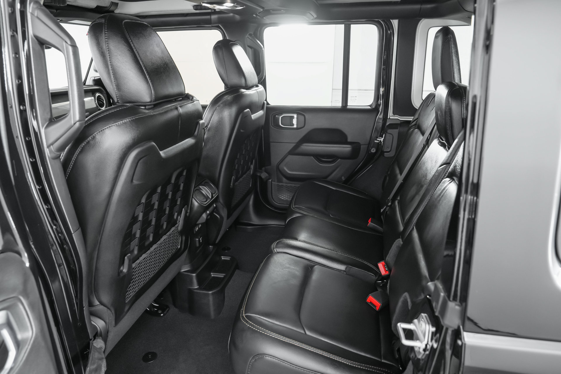 Used 2021 Jeep Wrangler Unlimited Rubicon w/ Trailer Tow Package AWD/4WD image 10