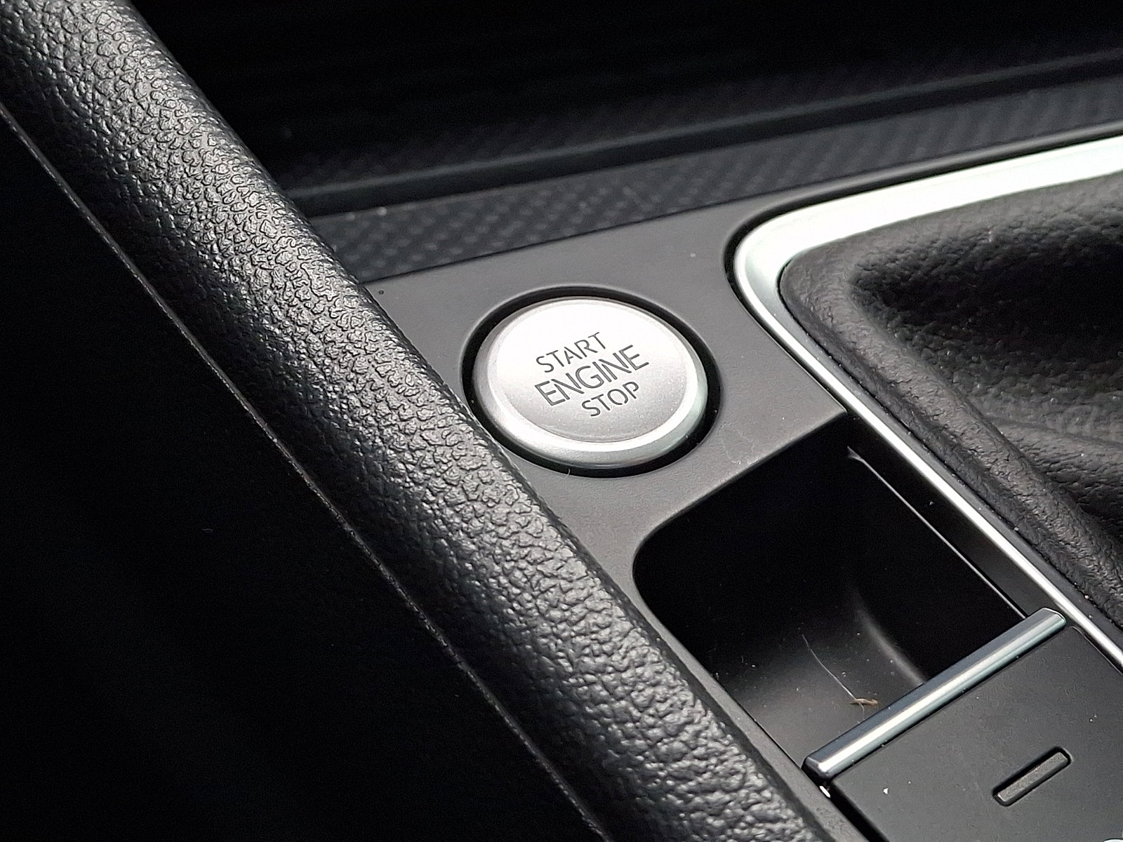 Certified 2025 Volkswagen Jetta GLI Autobahn w/ GLI Black Package image 26