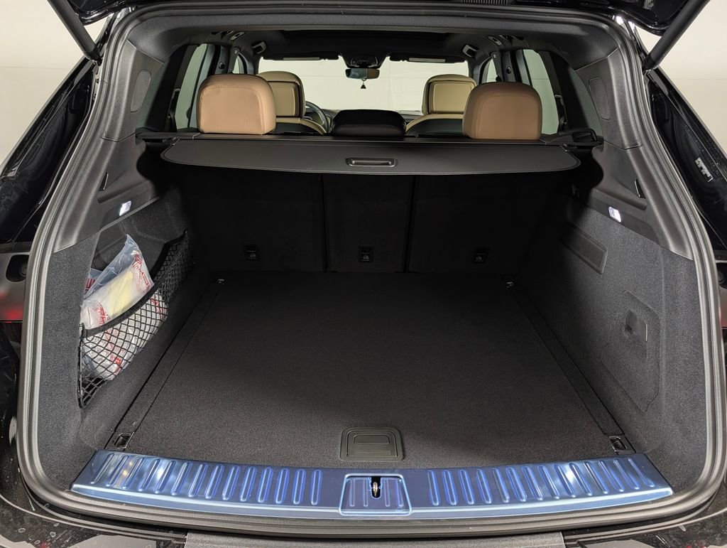 New 2026 Porsche Cayenne AWD/4WD image 17