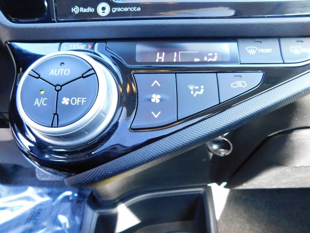 Used 2015 Toyota Prius C Four image 12