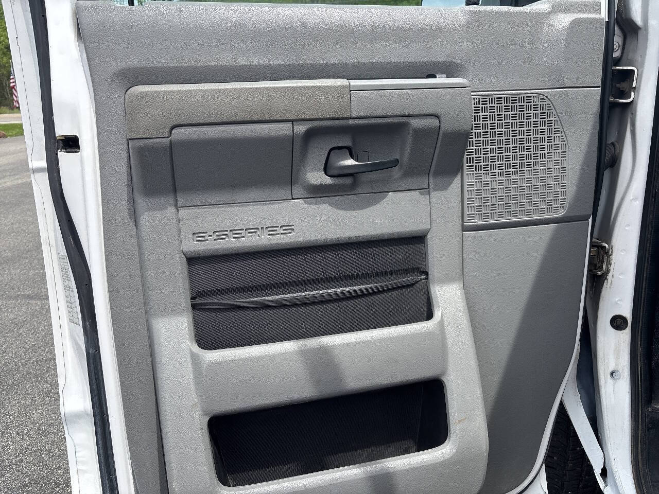 Used 2011 Ford E-250 and Econoline 250 w/ PWR Group RWD image 14