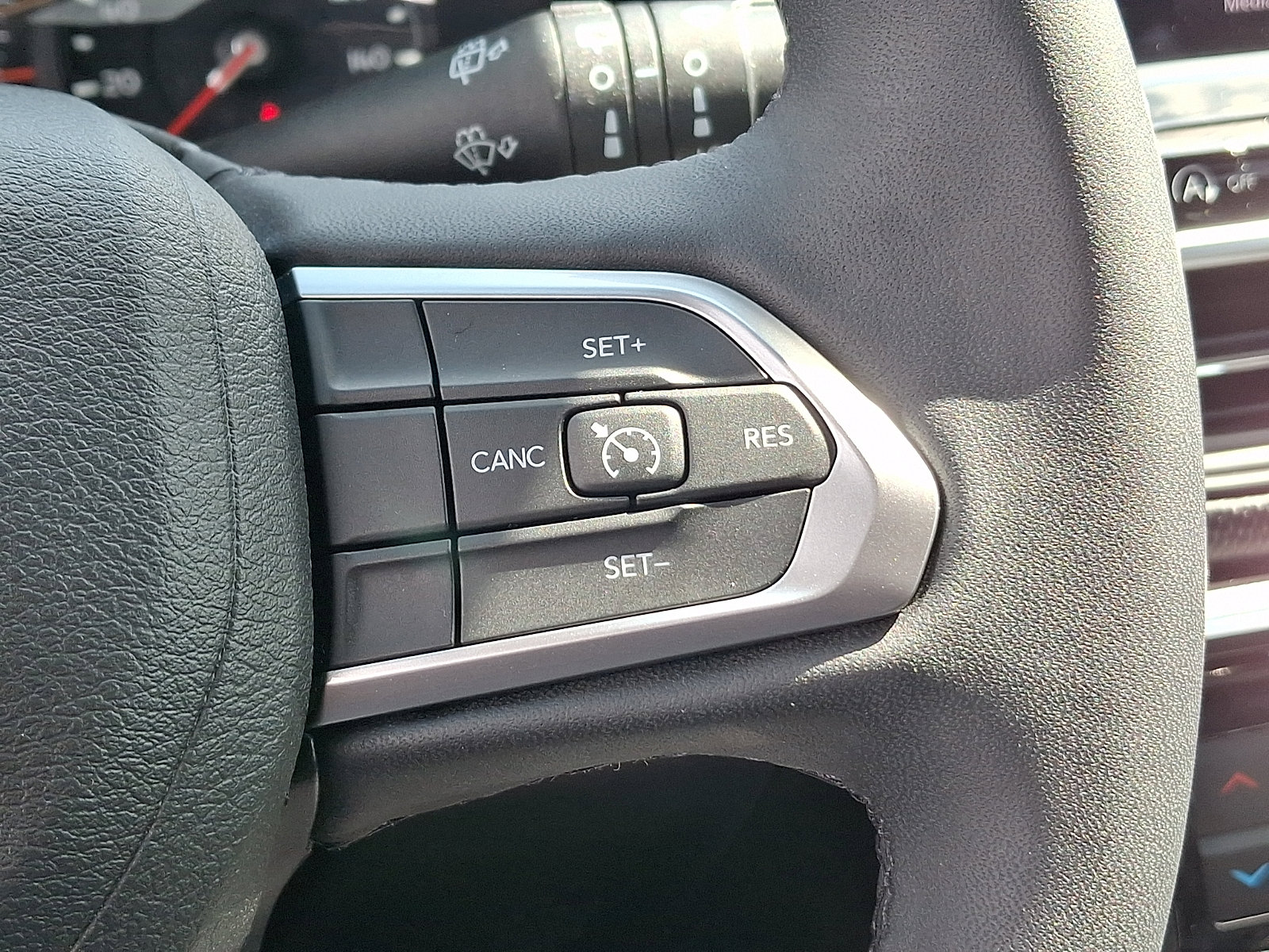 Certified 2022 Jeep Compass Latitude image 22